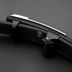 Automatic belt buckle clip, side view